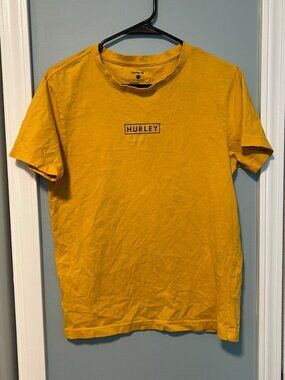 Yellow Hurley Logo Beach Style T-shirt Men's Small